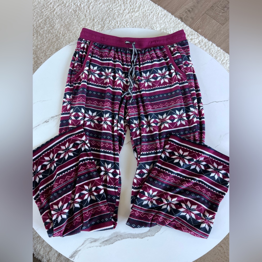 Maroon snowflake PJ bottoms Size Small